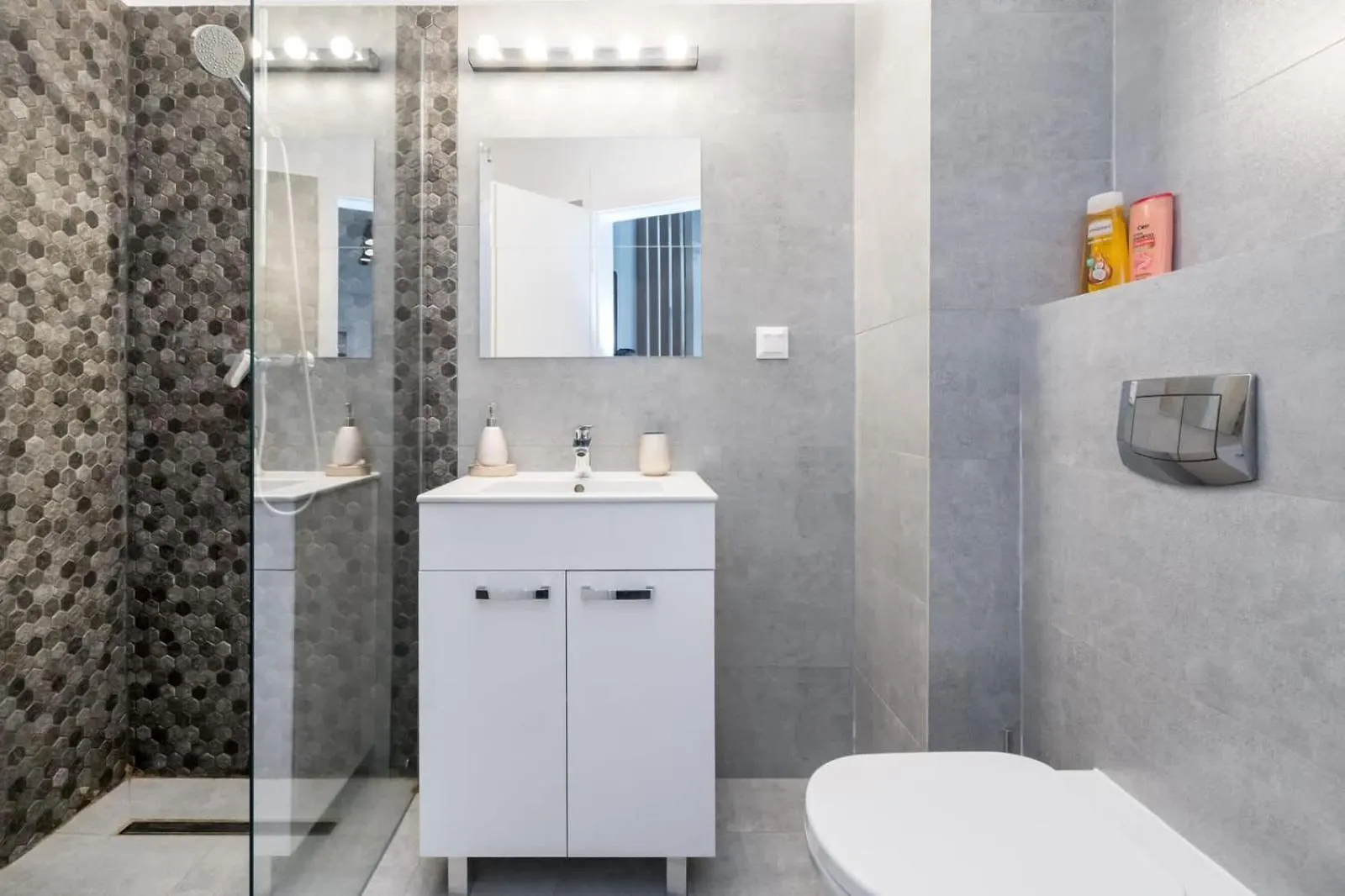 Modern Central Apartment Near Old Town Bucharest Romania