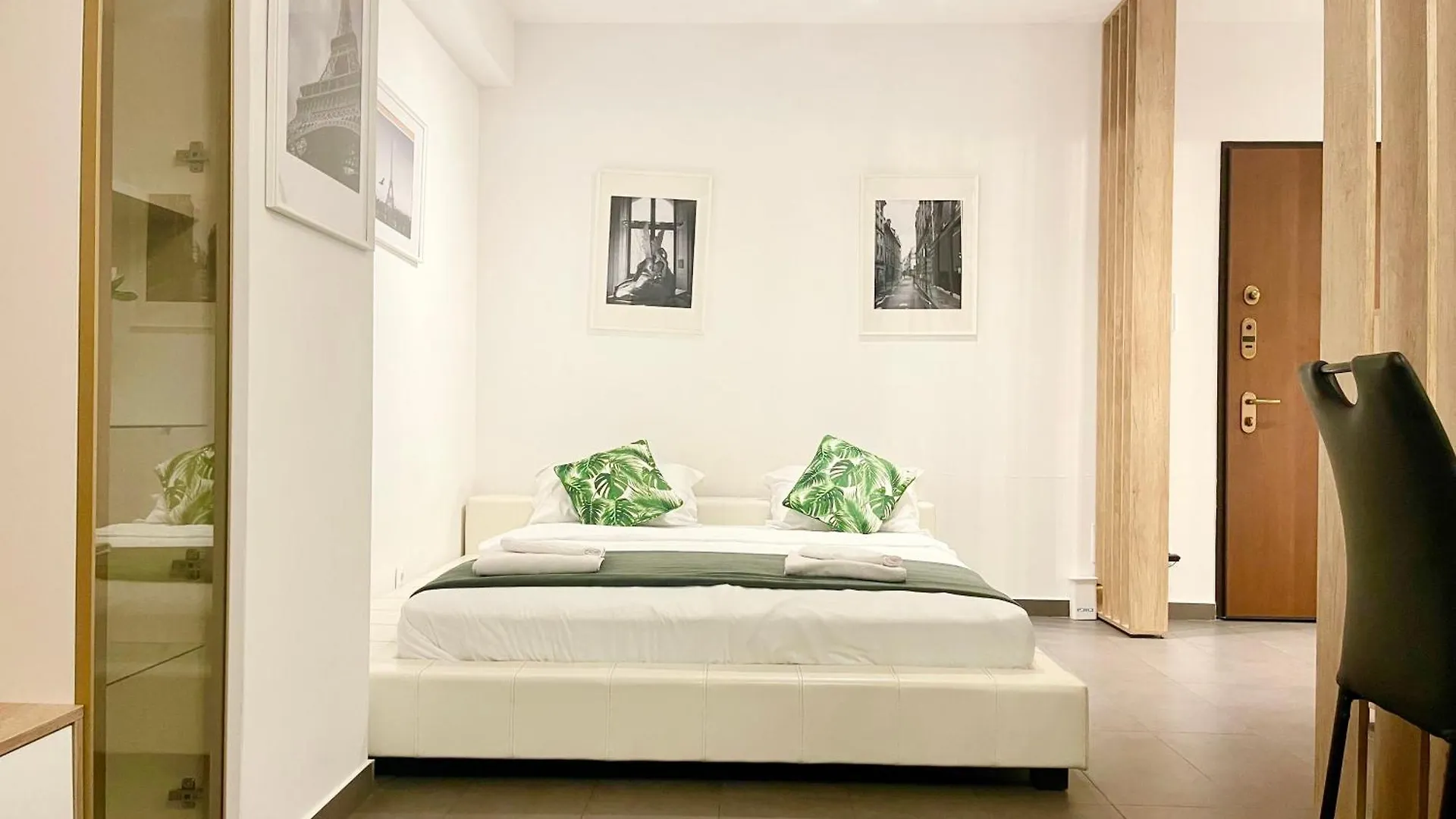 Modern Central Apartment Near Old Town Bucharest