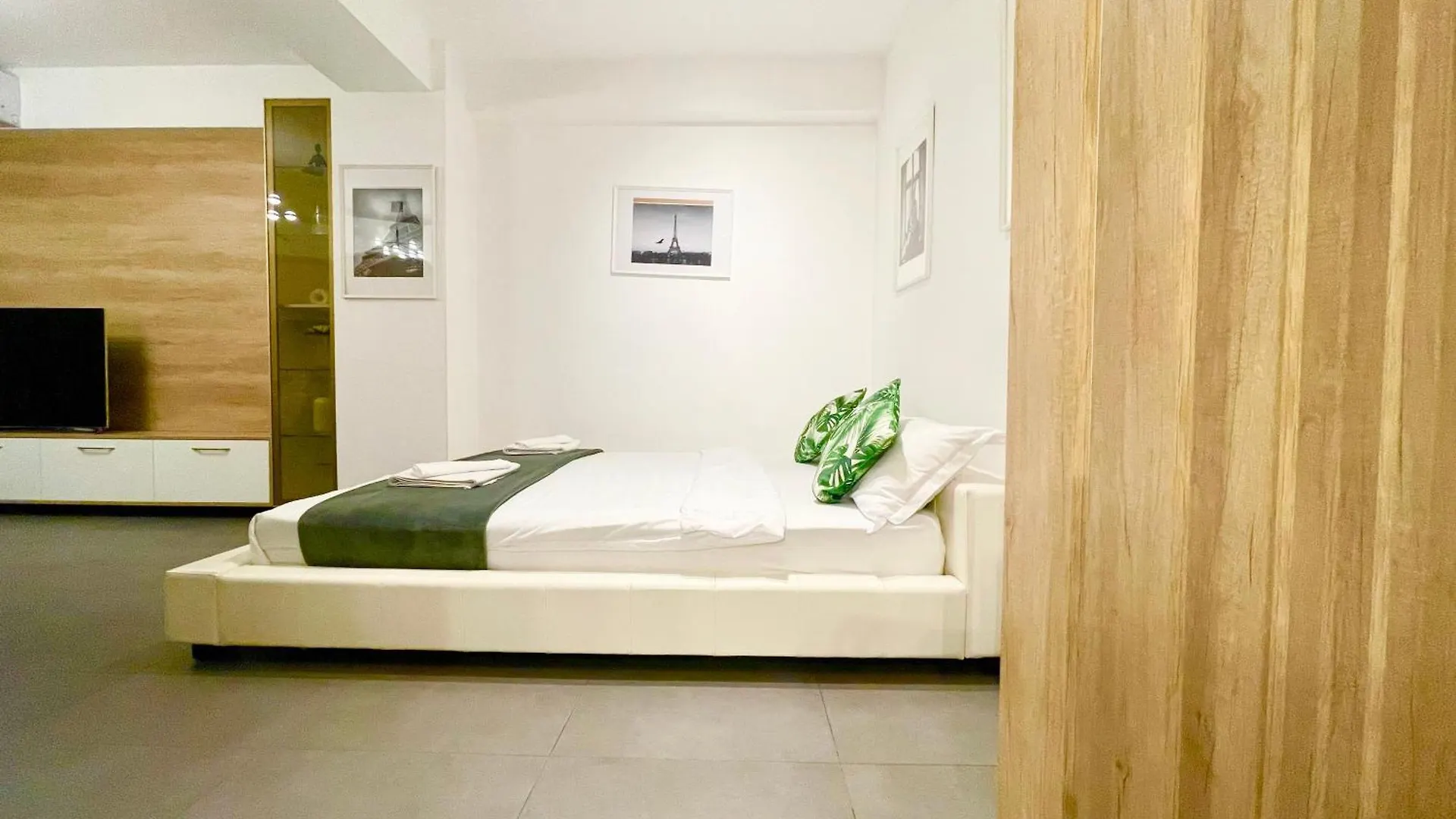 Modern Central Apartment Near Old Town Bucharest